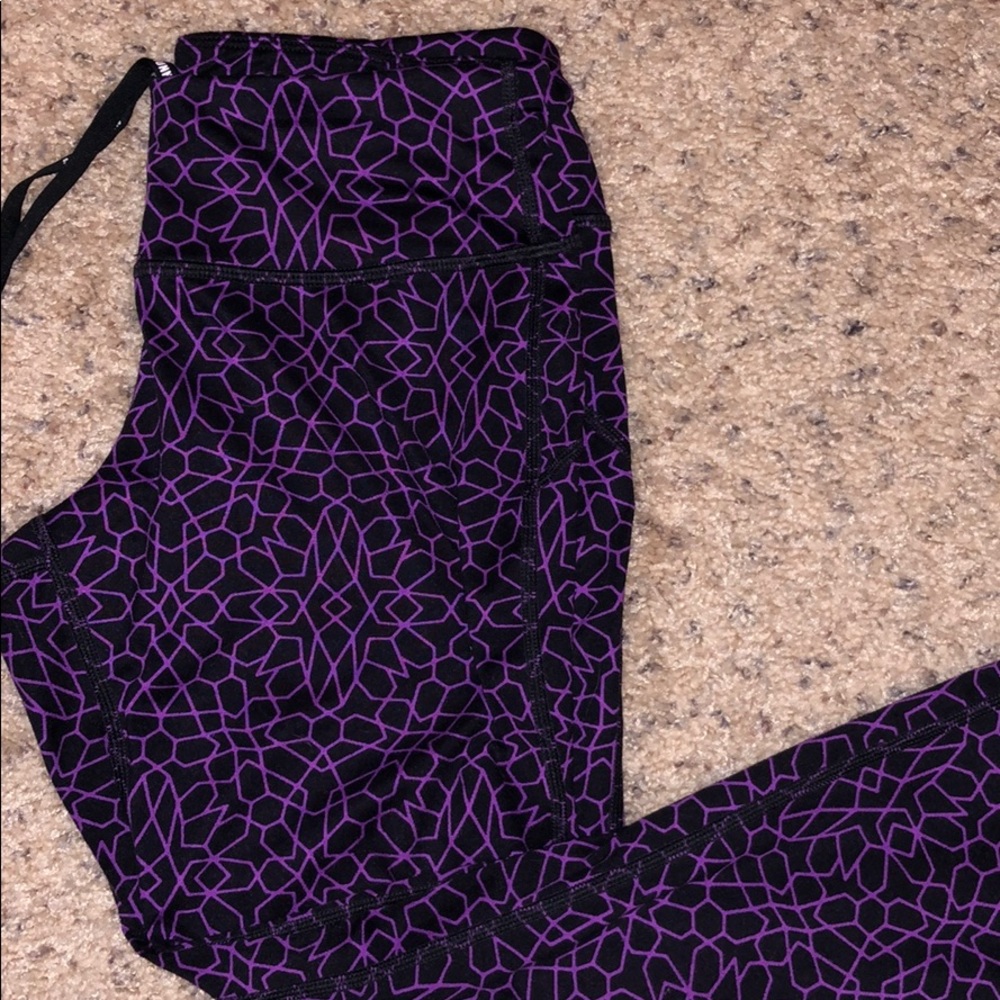 NIKE CROP LEGGINGS